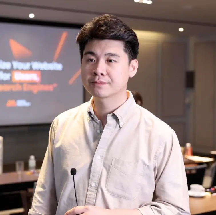 คุณ Yai Pacharapob - Marketer
